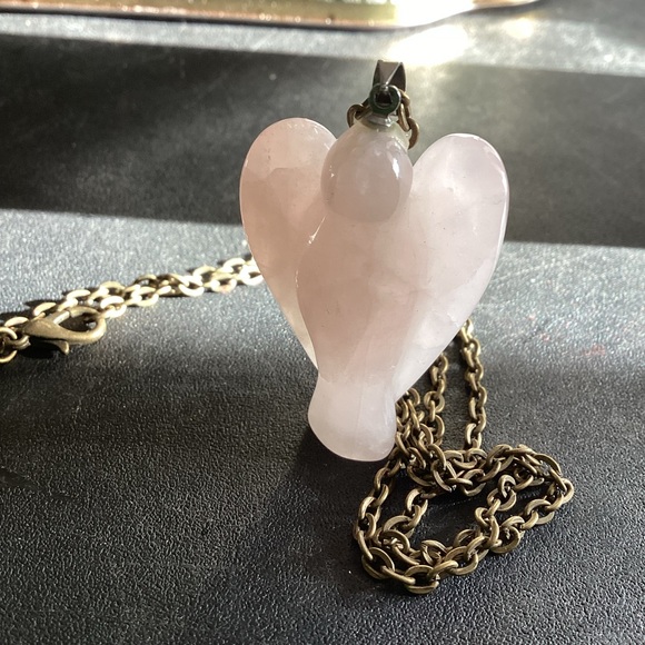 Rose Quartz Protective Angel on antiqued Bronze Chain - Picture 5 of 6